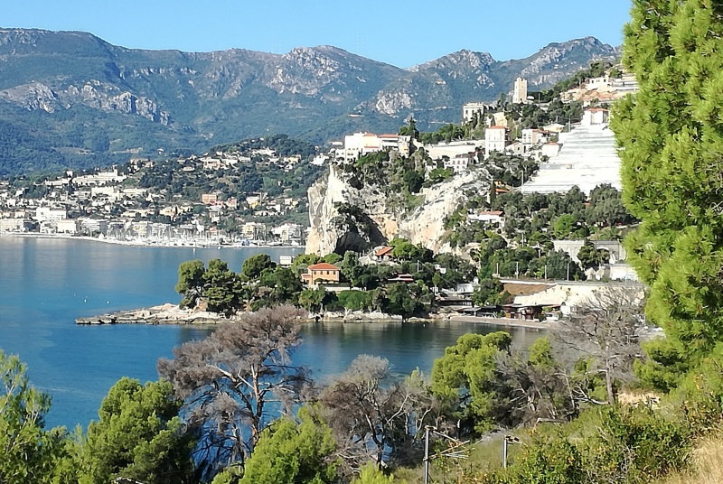 Xtrallusion offers Adventure, Activity, Escorted and Independent self-guided Walking holiday itineraries on the Italian Rivieras, in the Italian Lakes, in the Italian Alps and in some of the most beautiful corners of Italy.